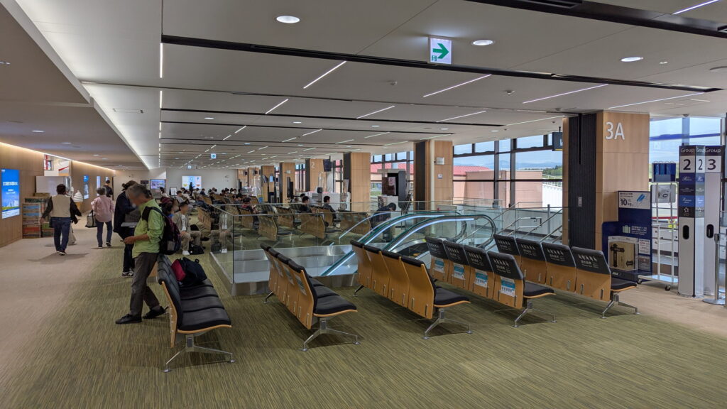 青森空港 出発待合ロビー