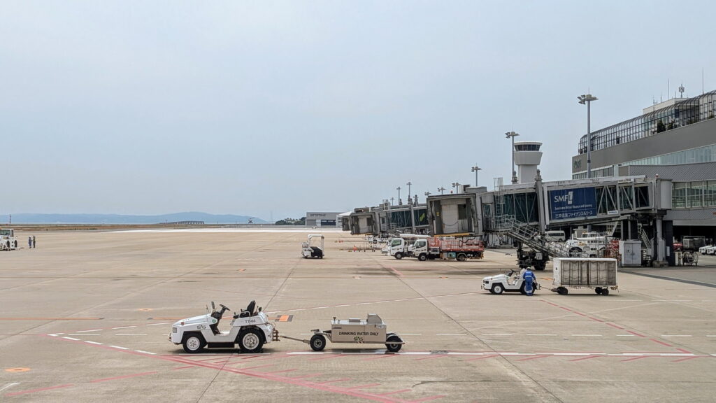 FDA834便 青森空港発神戸空港行き