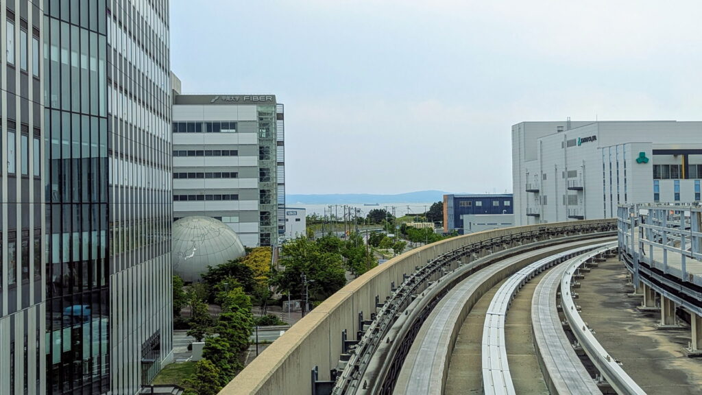 ポートライナーの車窓からの眺め