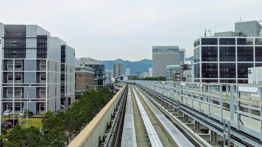 ポートライナーの車窓からの眺め