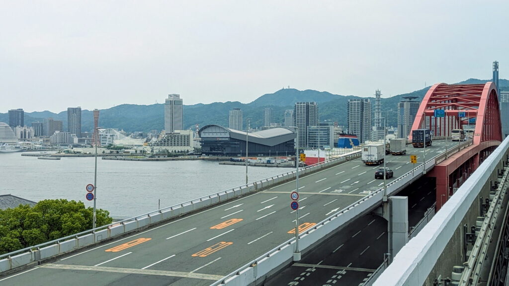 ポートライナーの車窓からの眺め