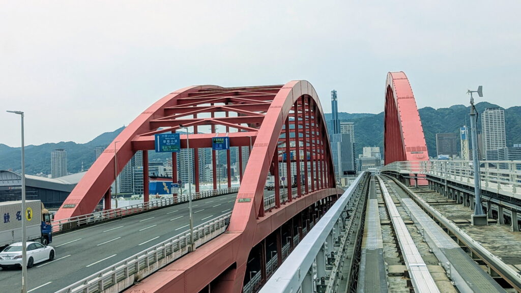 ポートライナーの車窓からの眺め