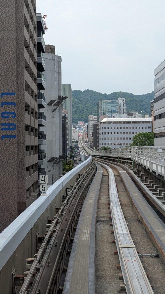 ポートライナーの車窓からの眺め