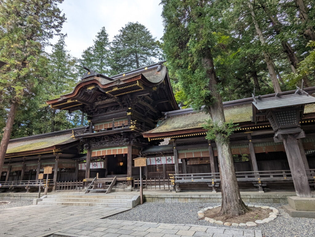 諏訪大社 下社春宮 幣拝殿