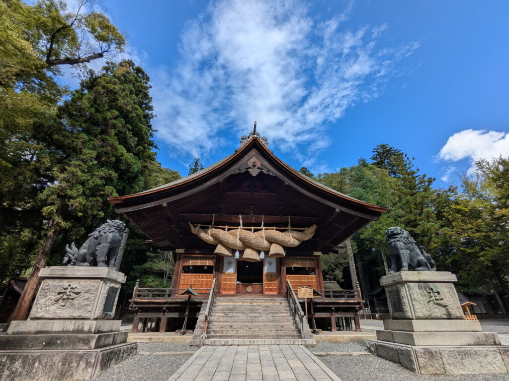 諏訪大社 下社秋宮