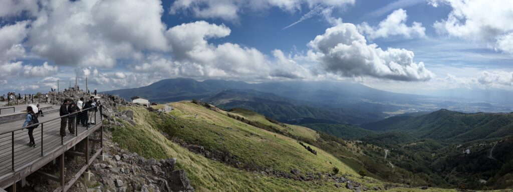 ビーナスライン・車山高原 展望テラス SKY TERRACEからの眺め