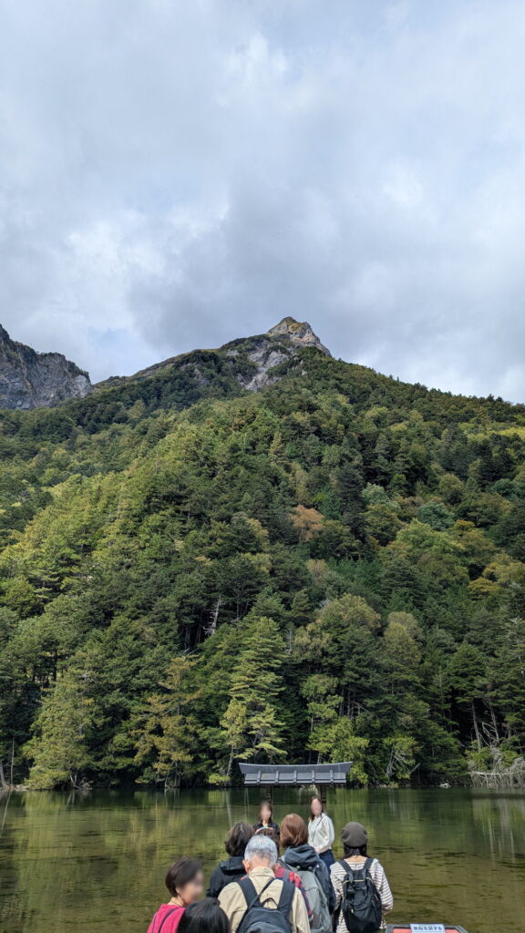 上高地・明神池 嶺宮遥拝所