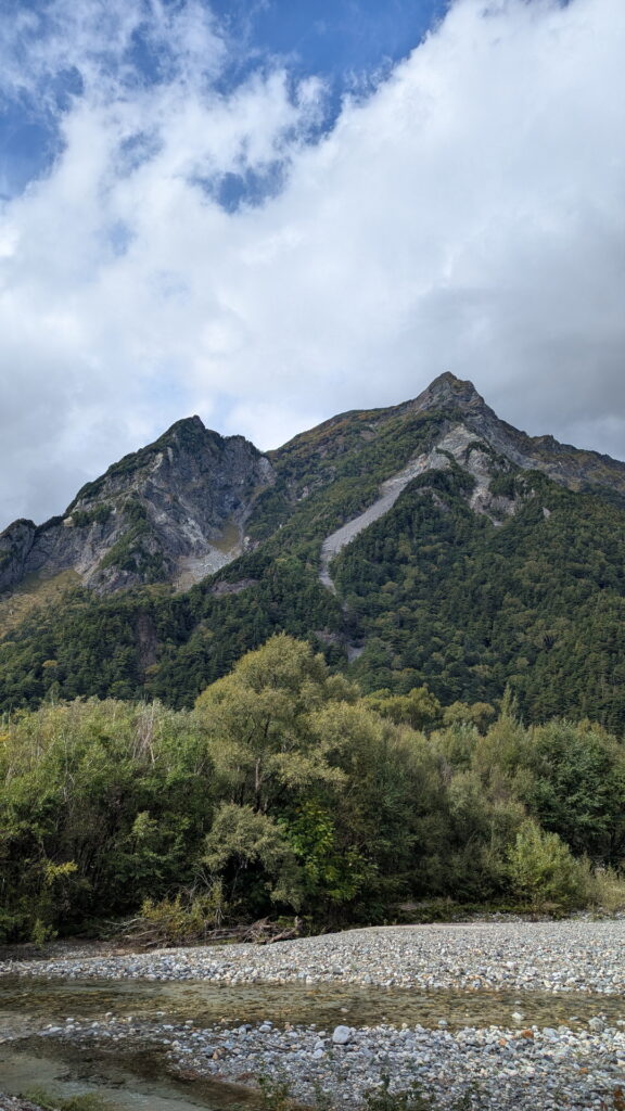 上高地・梓川左岸 明神岳