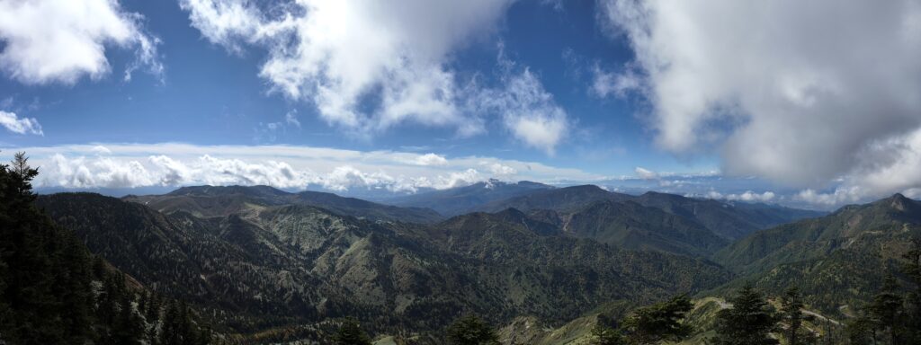 横手山2307満天ビューテラス 横手山山頂展望台