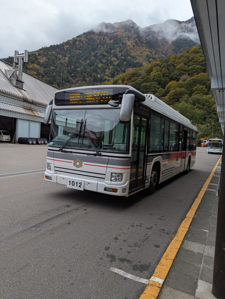 関電トンネル電気バス