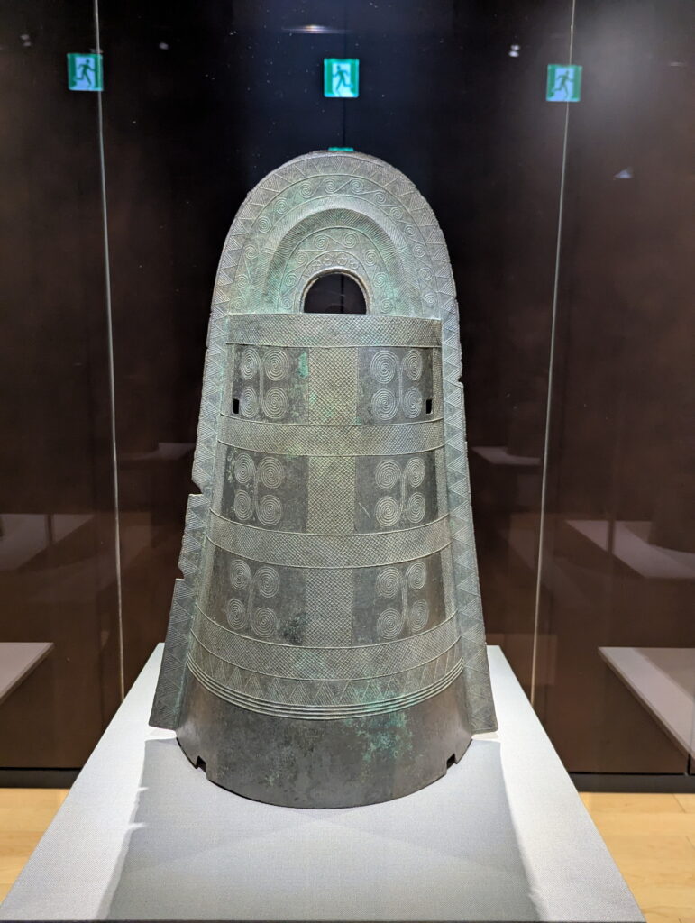 桜ヶ丘銅鐸 流水文銅鐸